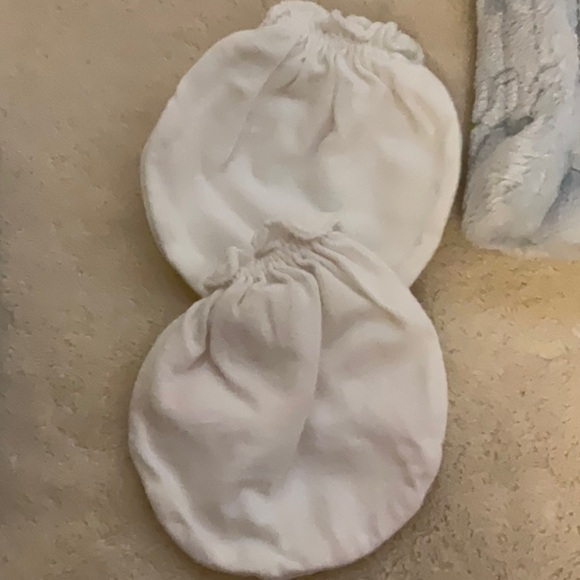 Cozy Gray and Blue Kids Mittens - Picture 3 of 8